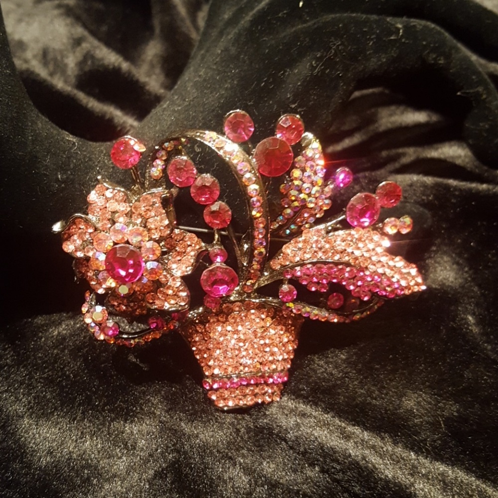 Rhinestone pink & Fuschia Brooch